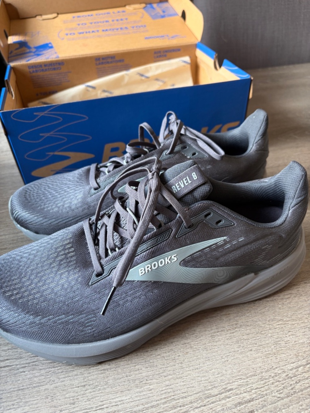 Brooks Men's Black/Gray Running Shoe - Dynamic Cushion
